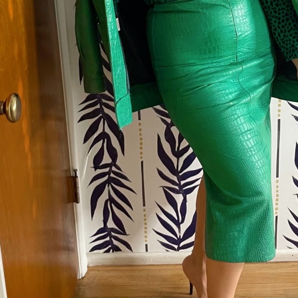 Croc-Embrossed Lambskin Pencil Skirt and Jacket - Picture 2 of 16